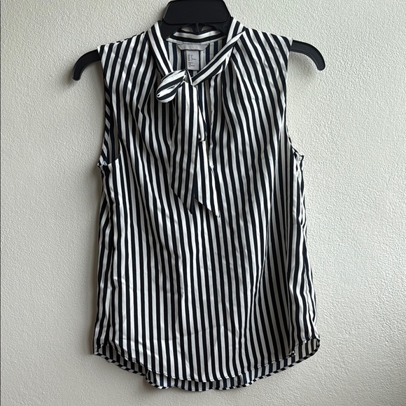 H&M Blue and White Blouse with Tie Front Relaxed Fit - Picture 1 of 6